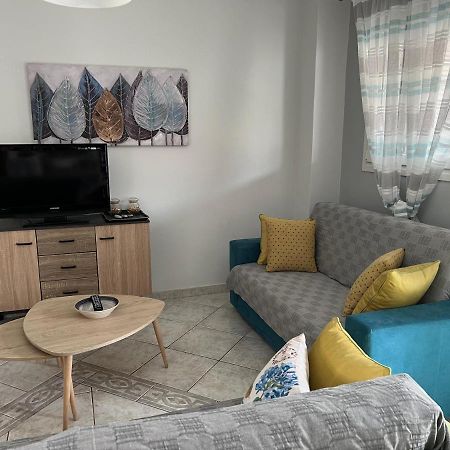 Apartment Efi Néa Péramos Eksteriør bilde
