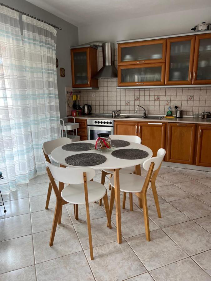 Apartment Efi Néa Péramos Eksteriør bilde