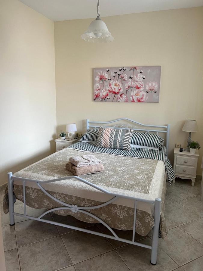 Apartment Efi Néa Péramos Eksteriør bilde